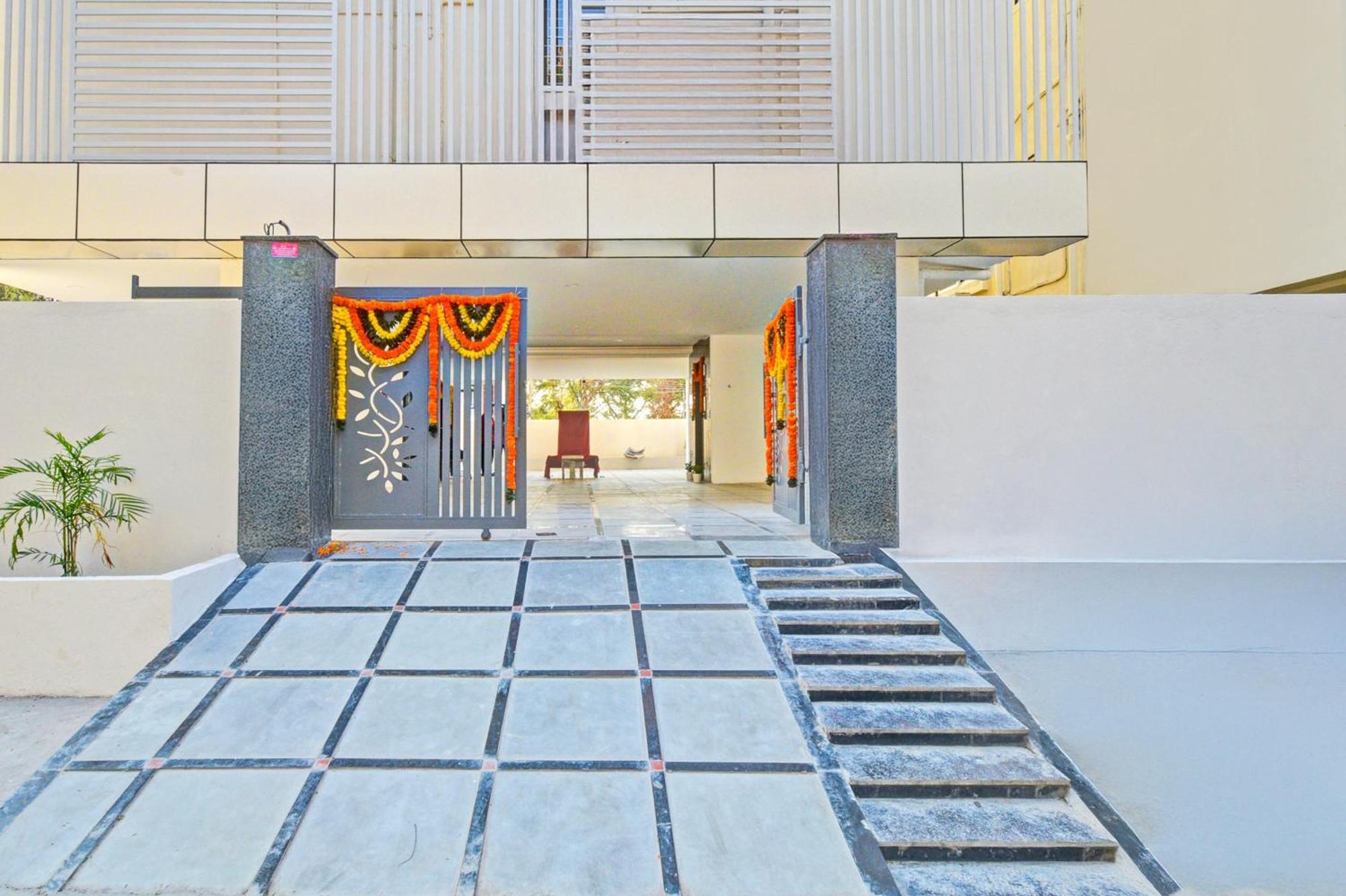 Super Townhouse Oak Suchitra Kompally Road Formerly Sun Moon Hotels Trimulgherry Exterior photo